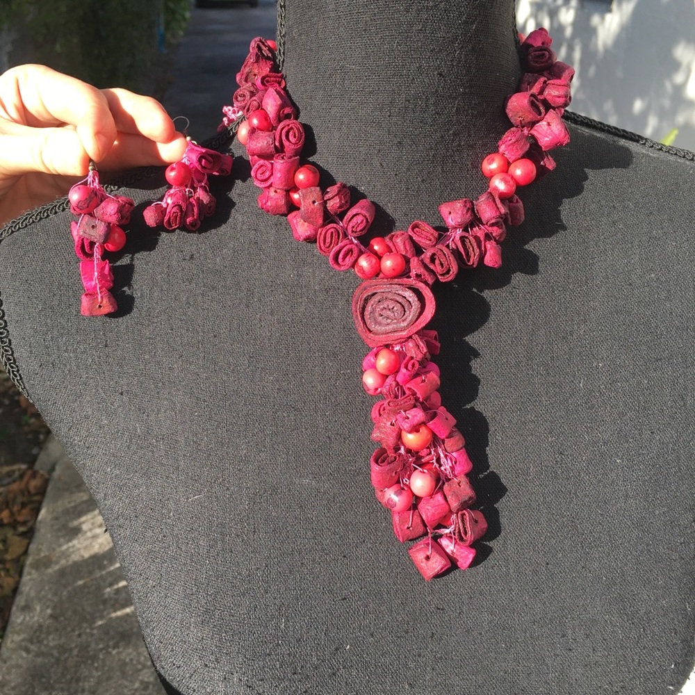 💯 authentic Rose 🥀 necklace & earring set